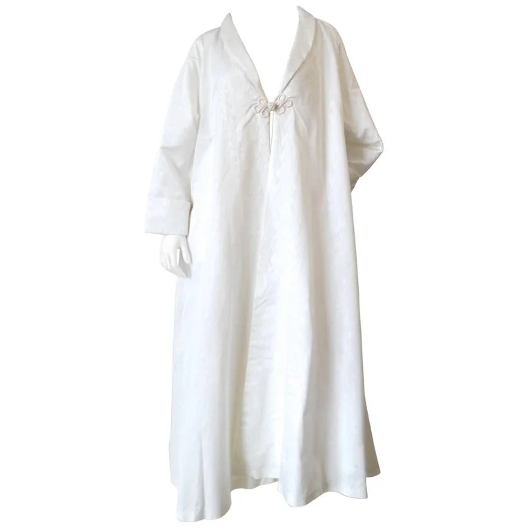 Vintage White Oversized Opera Coat Front Pockets Side Pockets Patch Pockets
