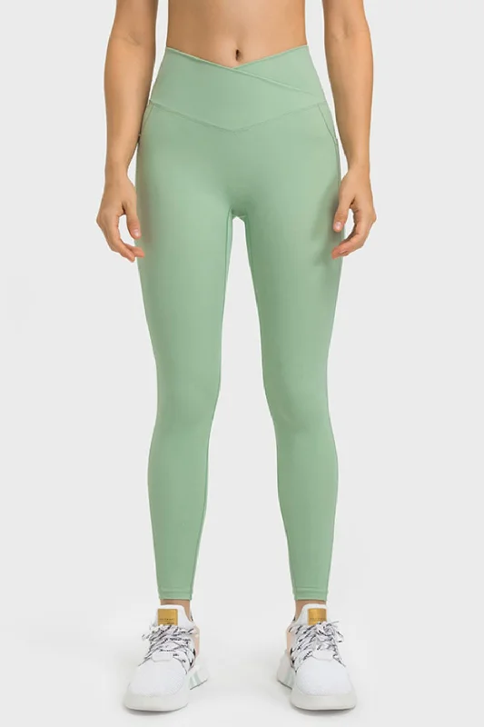 V-Waist Yoga Leggings with Pockets Elegant Black Leggings