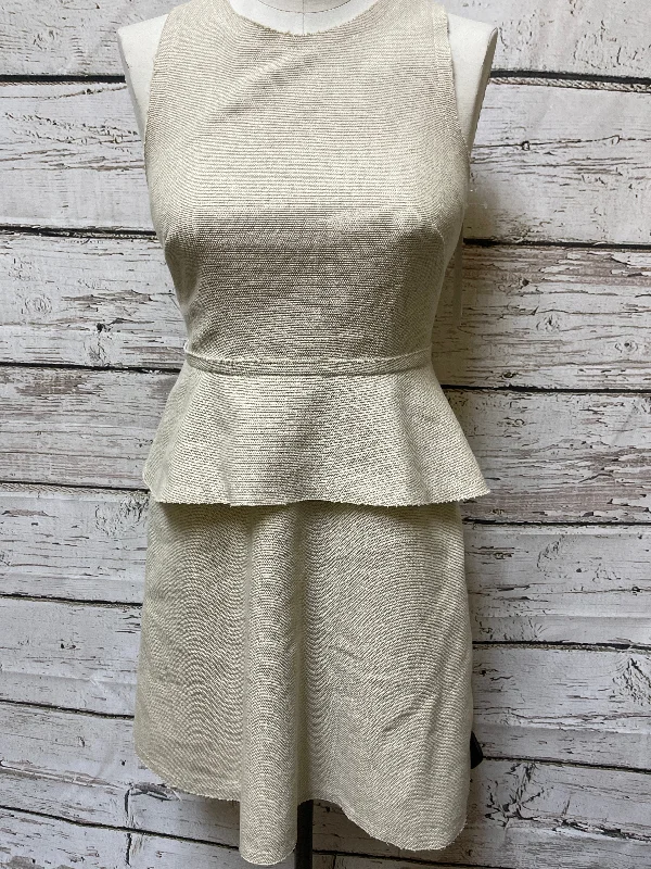 Dress Party Midi By Banana Republic In Beige, Size: S Trendy Flared Sleeve Midi Dress Dress Party Midi By Banana Republic In Beige, Size: S Trendy Flared Sleeve Midi Dress